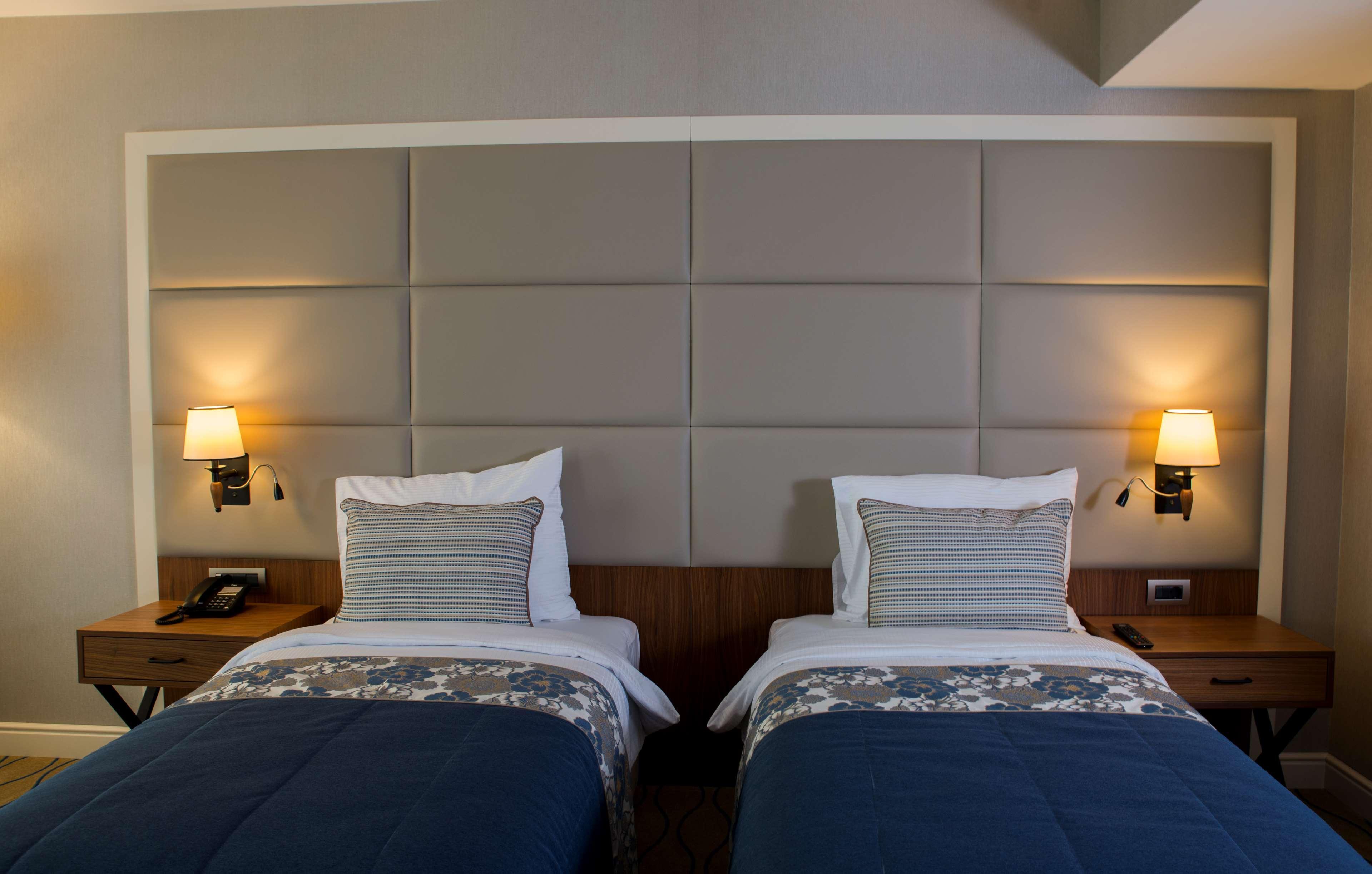Ramada by Wyndham Sakarya Hendek Hotel Bagian luar foto