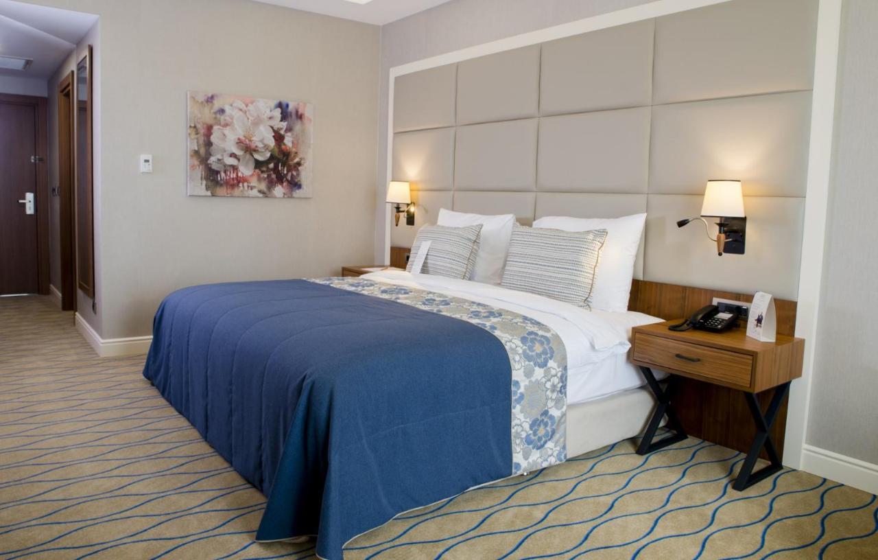 Ramada by Wyndham Sakarya Hendek Hotel Bagian luar foto